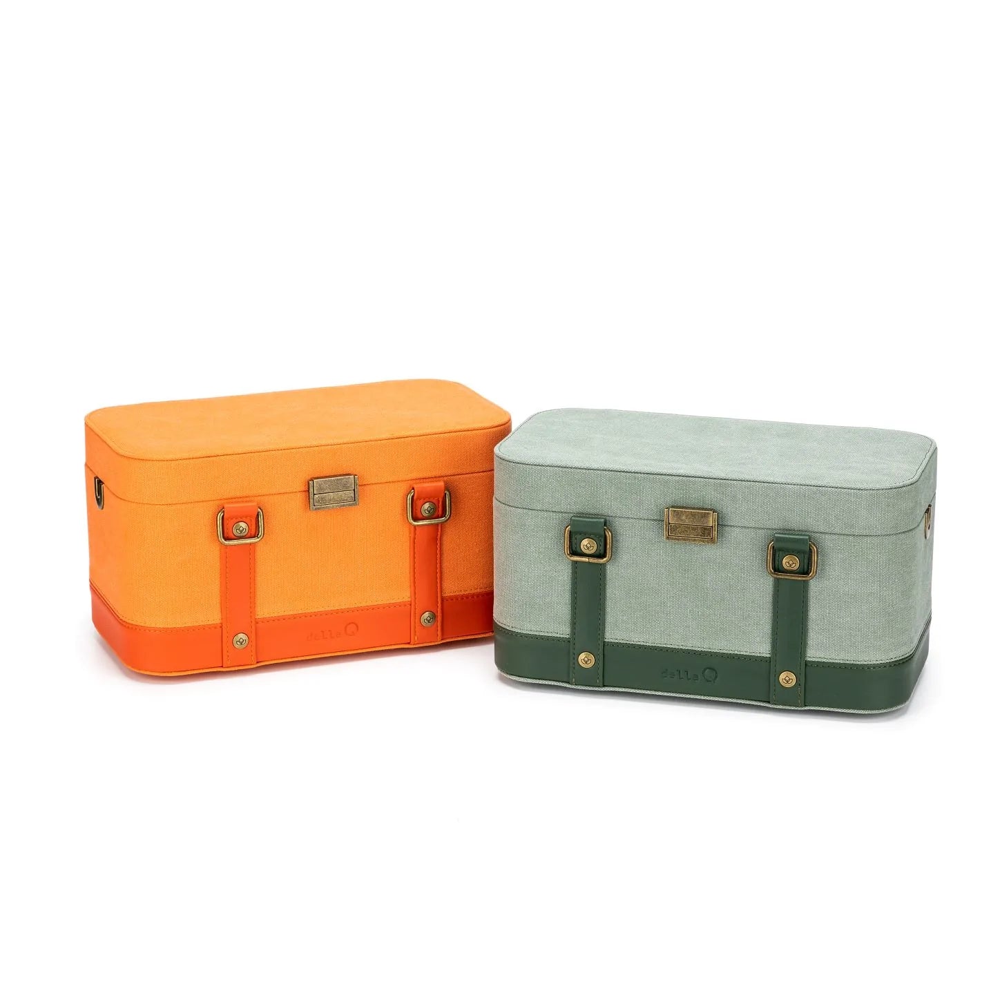 Della Q Maker's Train Case